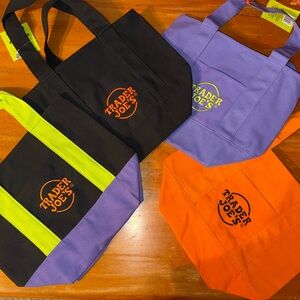 NWT Limited edition Halloween Trader Joe's mini tote bags!